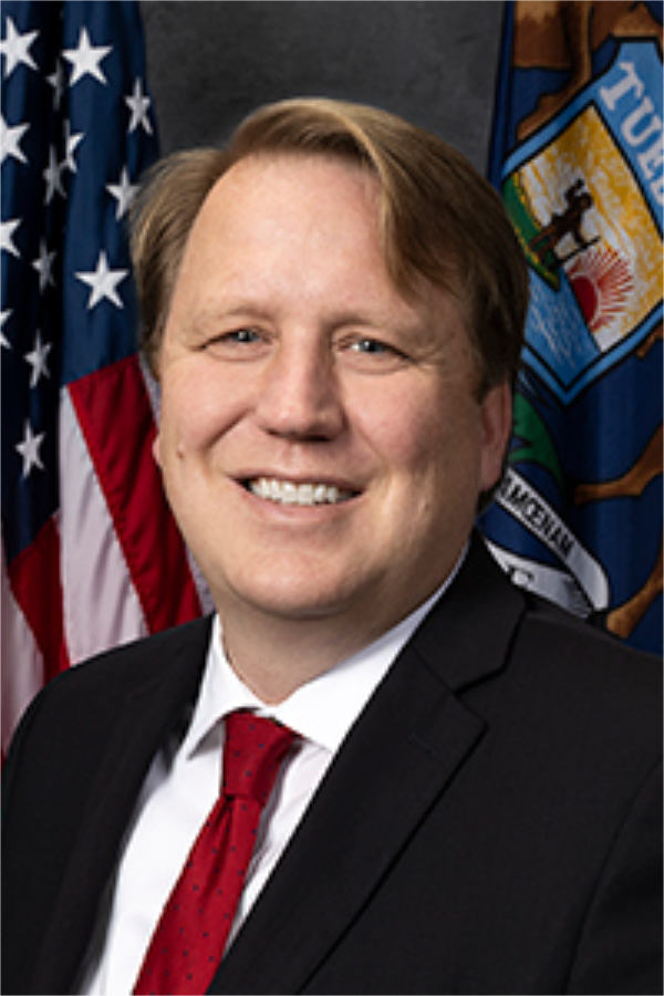 Aric Nesbitt headshot