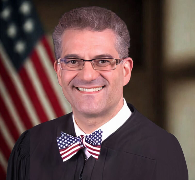 Headshot of Michael Warren